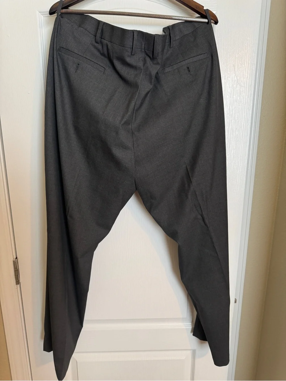 Classic Men's Gray Two-Button Suit 52L With Slacks 42x30